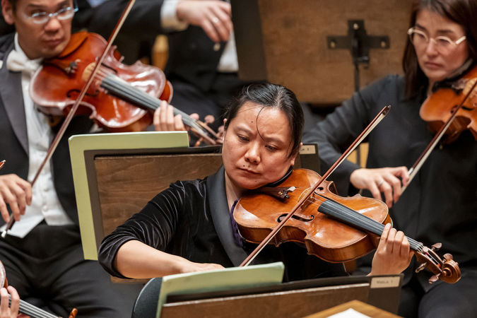 Close up of principal viola Teng Li
