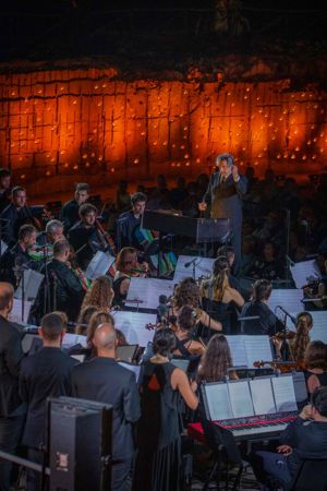 Muti conducting in Lampedusa