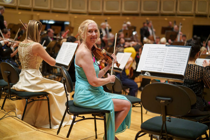 violinist onstage