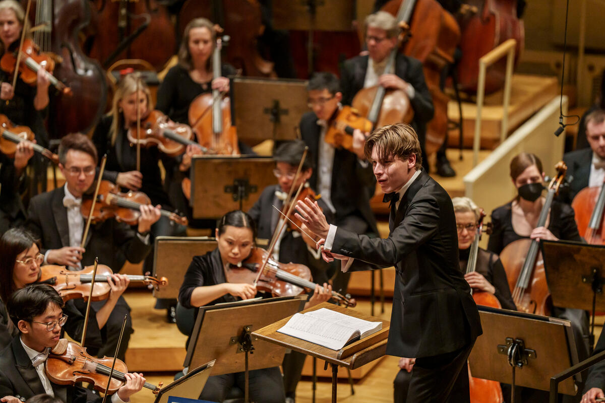 Klaus Makela Conducting